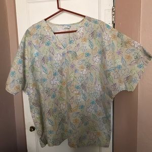 Women’s scrubs top